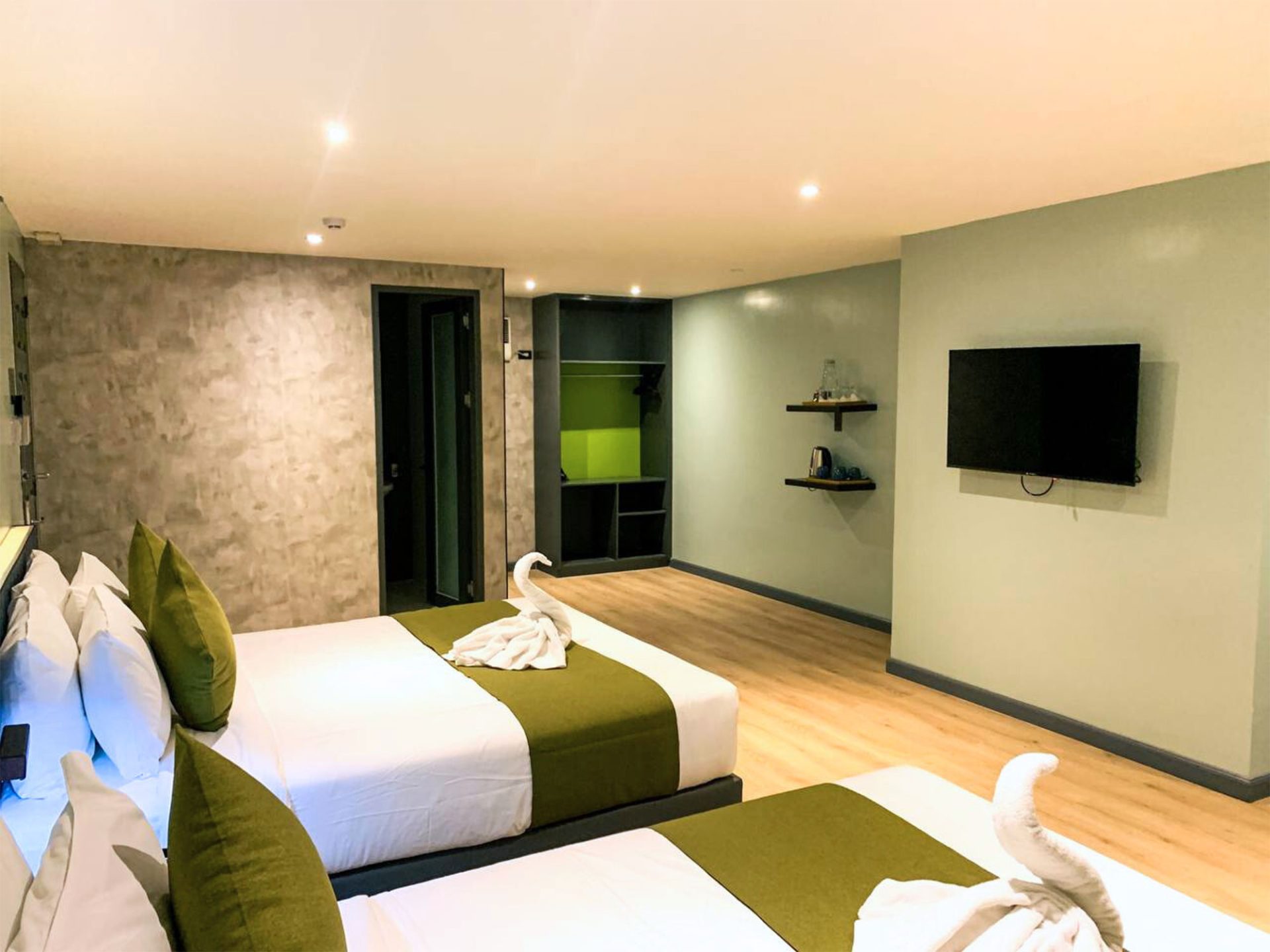 Summer Vacation Plans? Come and Stay With Us!